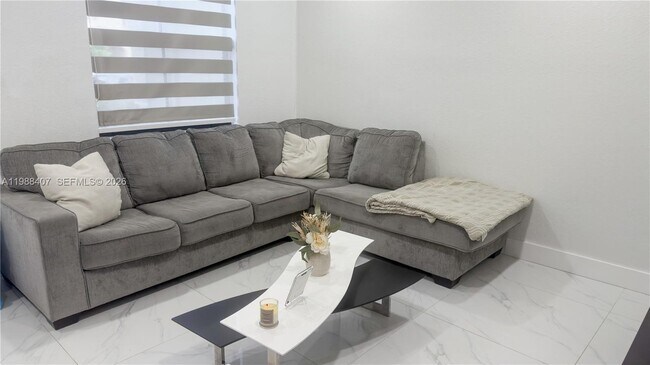 Building Photo - 3318 W 106th Terrace