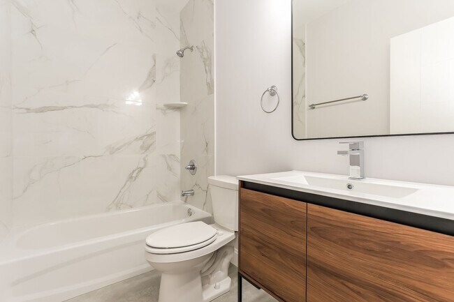 Building Photo - 953 Belmont Ave