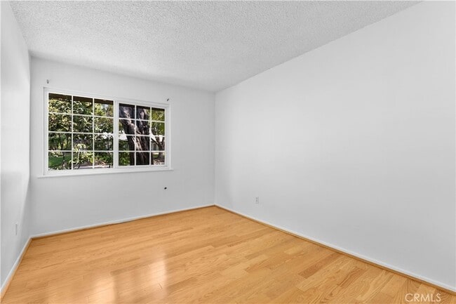 Building Photo - 702 Scripps Dr