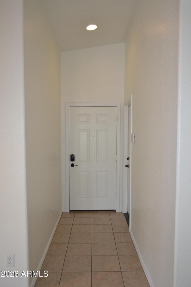 Building Photo - 1949 S Silver Dr