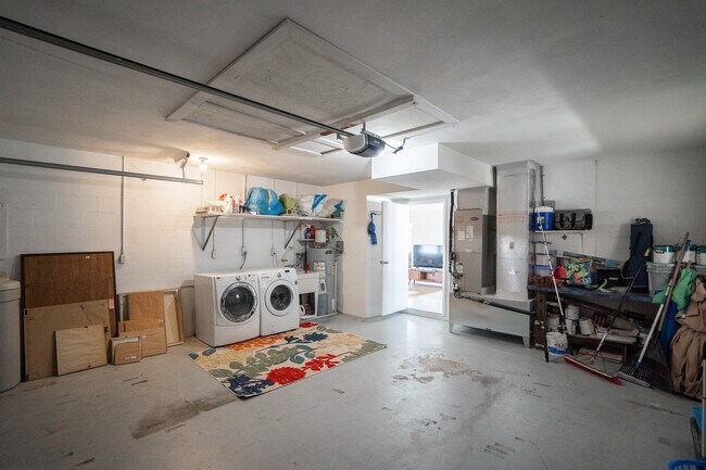 Building Photo - 291 N Tessier Dr