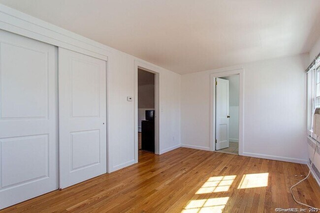 Building Photo - 12 Dunham Rd