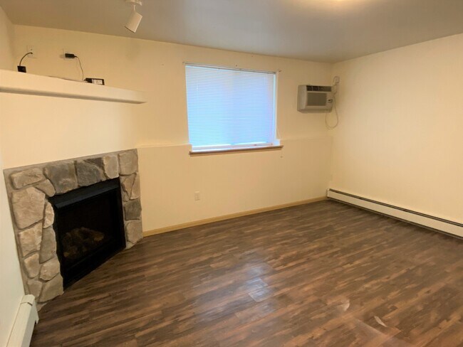 Building Photo - 956 Boston Way