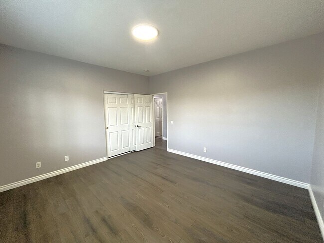 Building Photo - Silver Loop Jurupa Valley, 91752  (5 bed, ...