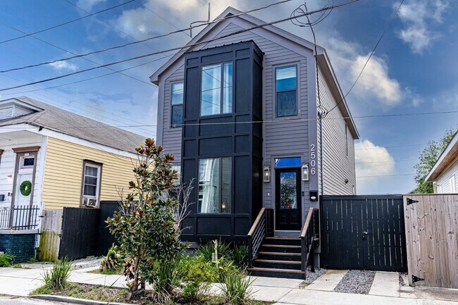 Building Photo - 2506 Dumaine St