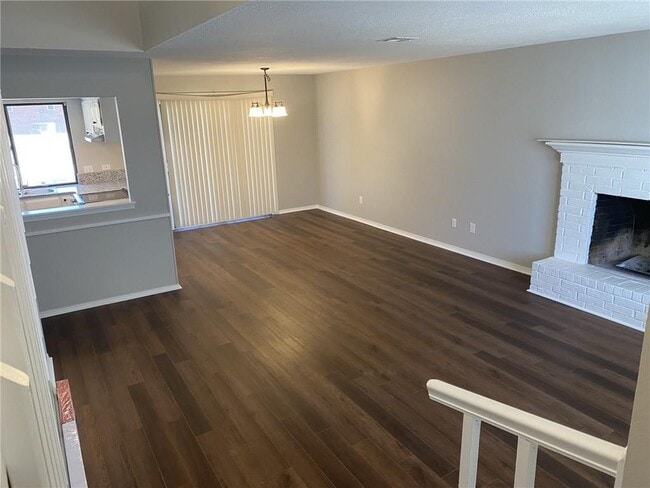 Building Photo - 415 S 20th St