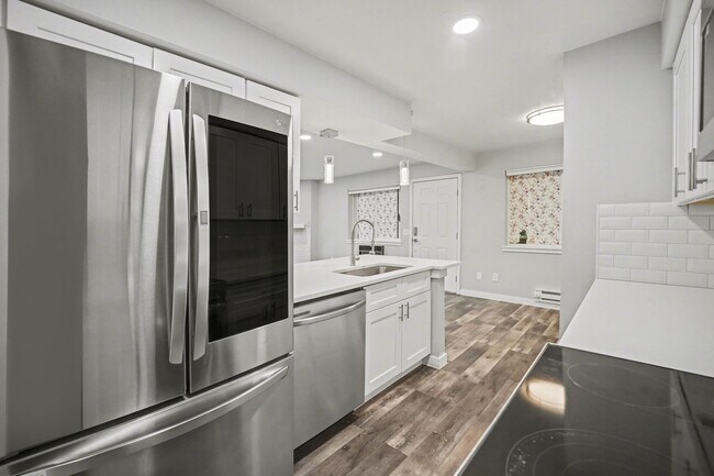 Building Photo - Spacious 1 Bed 1 Bath in the heart of Aurora!