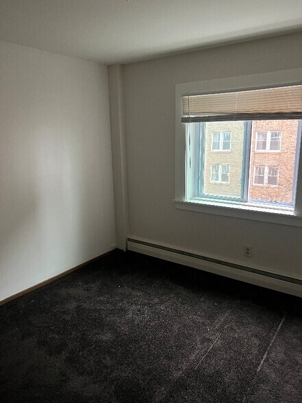 Building Photo - 2224 W Wisconsin Ave