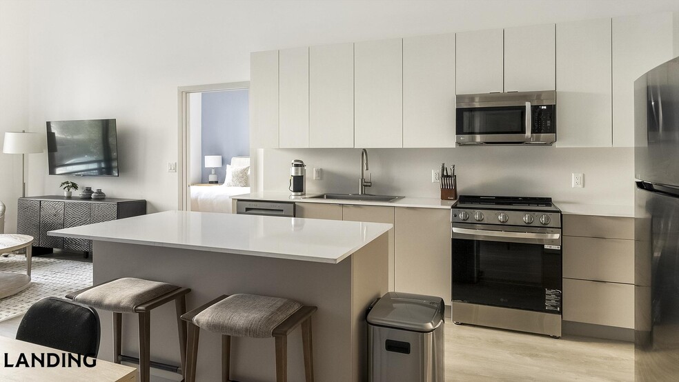 Building Photo - 1155 NE 126th St