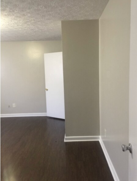 Building Photo - 5940 Highway 41A