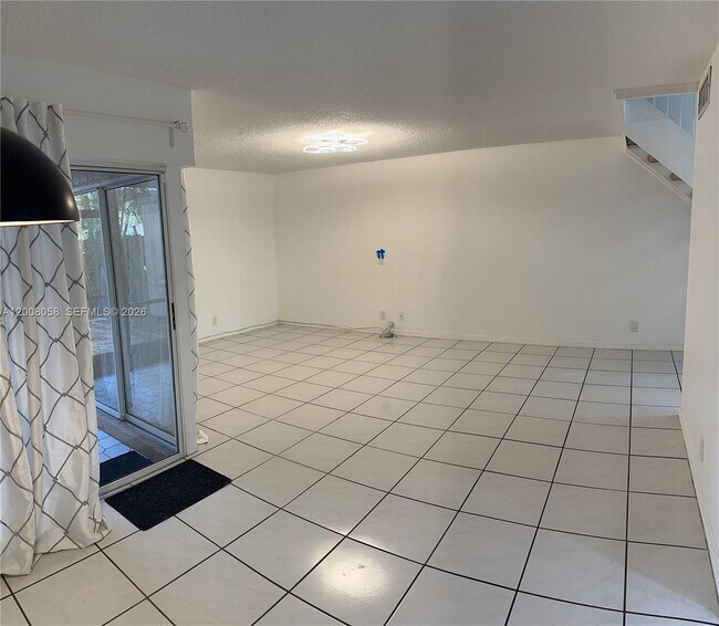 Building Photo - 40 Chestnut Cir