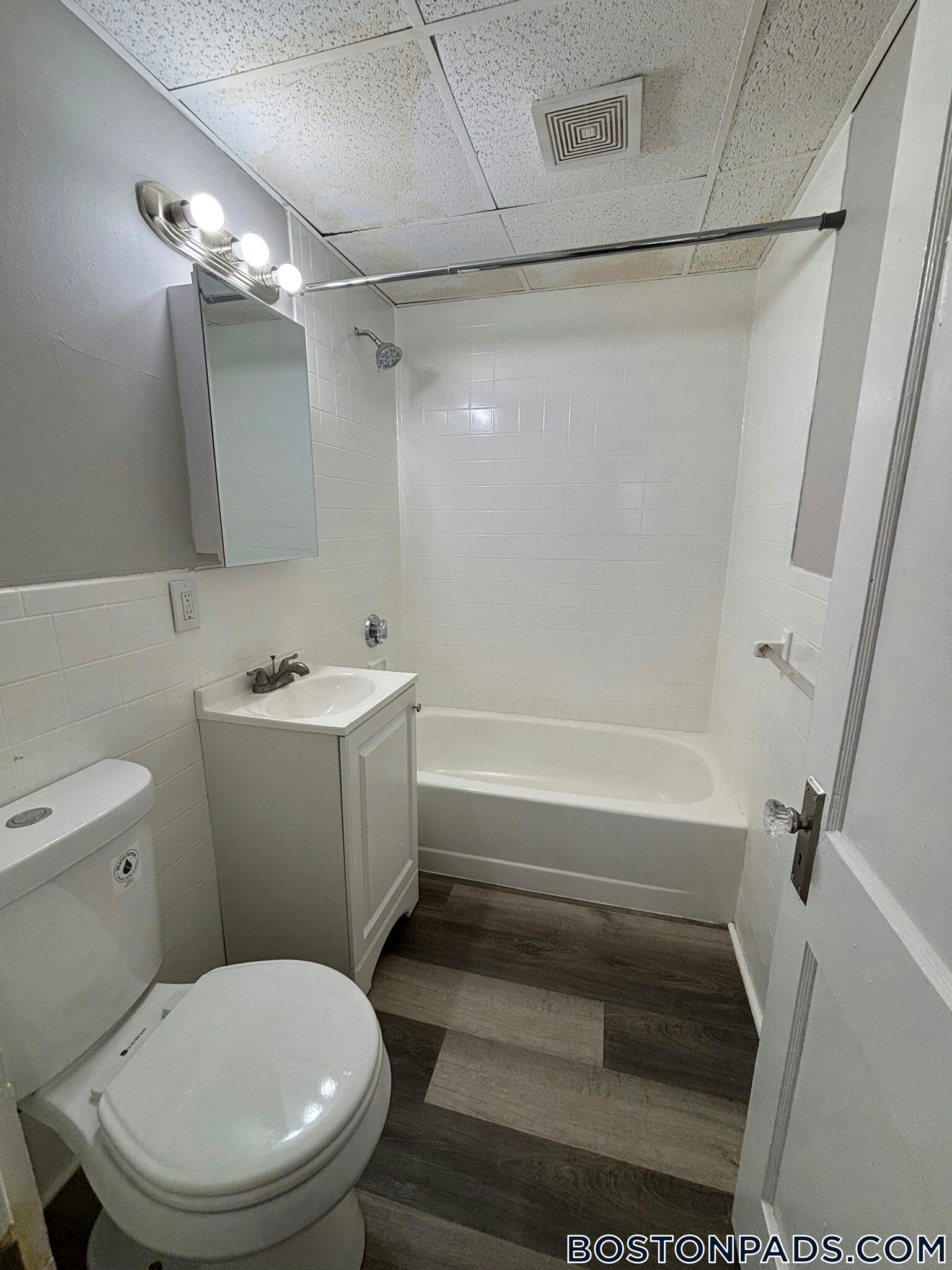 Building Photo - 44 Estes St