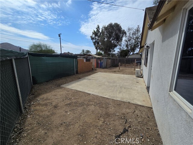 Building Photo - 4728 Hillside Ave