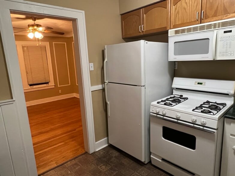 Kitchen to dining room - 164 Jewell St