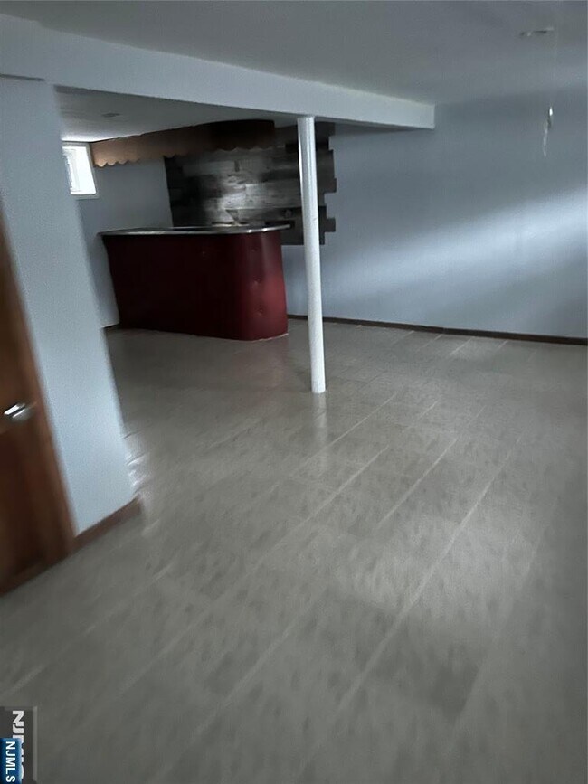 Building Photo - 679 Midwood Rd