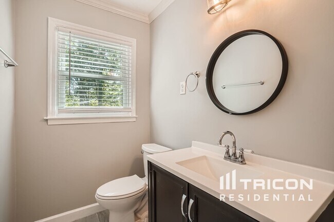 Building Photo - 5547 Stoneybrook Ct SE