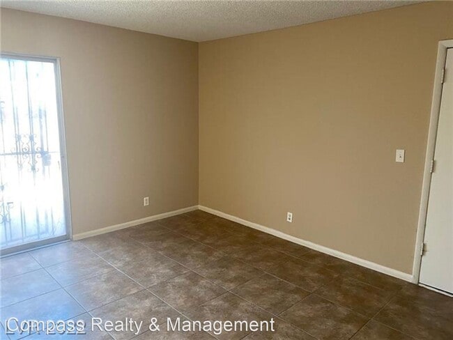 Building Photo - 3 br, 1.5 bath House - 3481 Villa Knolls S...