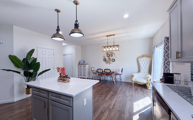 Building Photo - 161 Brookview Way Dr