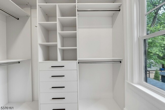 Building Photo - 84 Watchung Ave