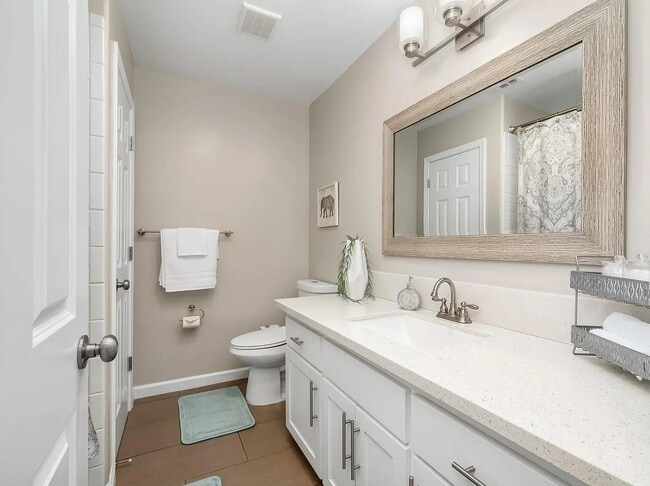 Building Photo - Beautifully Updated North Fresno 3/3