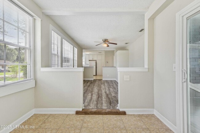 Building Photo - 4848 Plymouth St