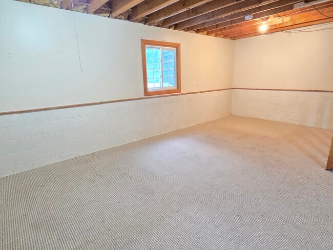 Building Photo - 220 Leighton Dr