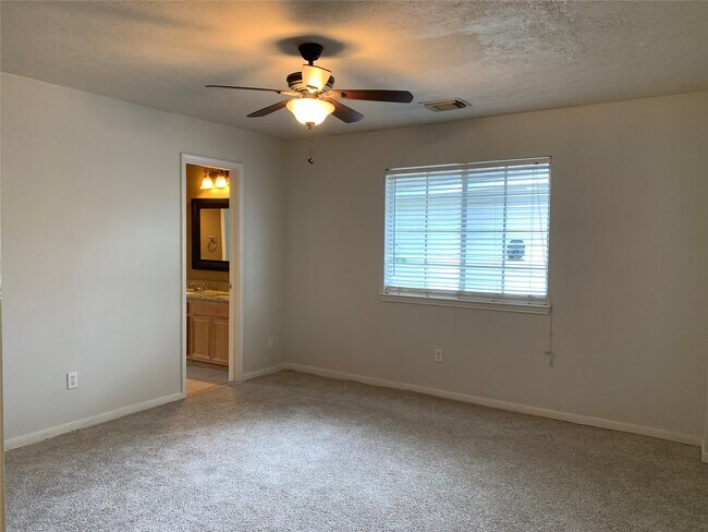 Building Photo - 20703 Riviere Ln