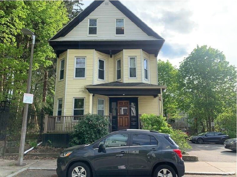 Primary Photo - 85 Tower St
