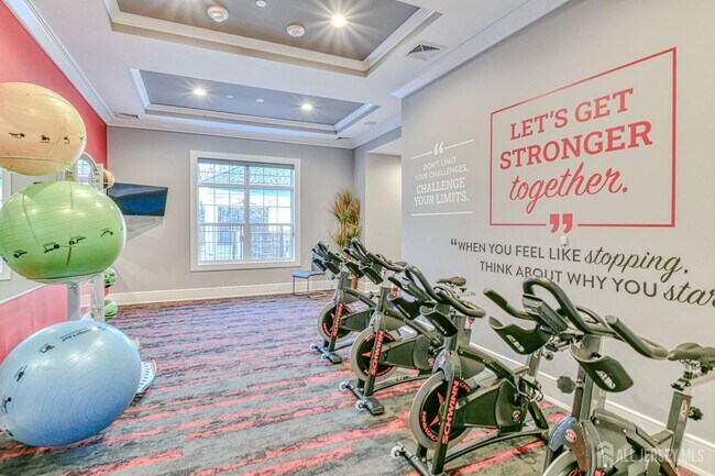 Building Photo - 1529 Paxton Ln