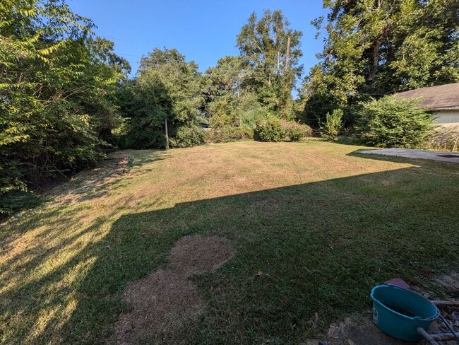 Building Photo - 660 Enfield Ln