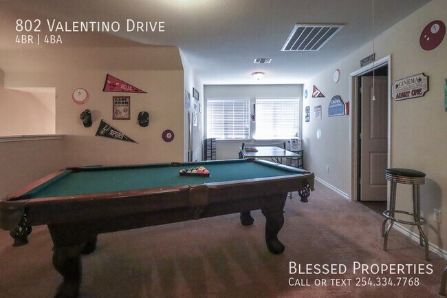Building Photo - 802 Valentino Dr