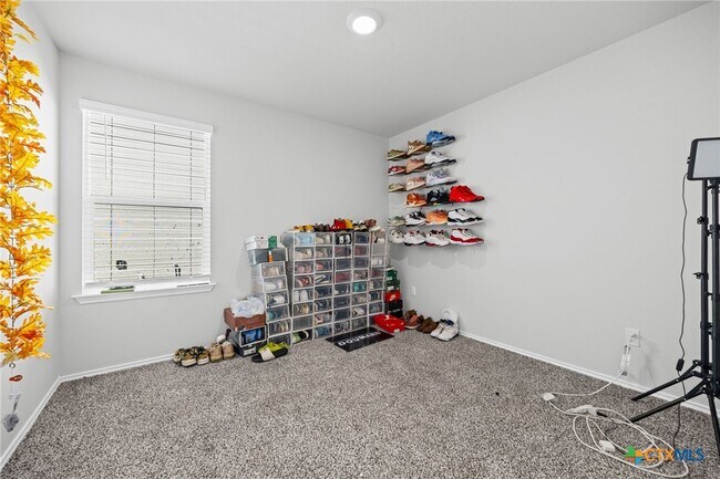 Building Photo - 7203 Gilbert Dr