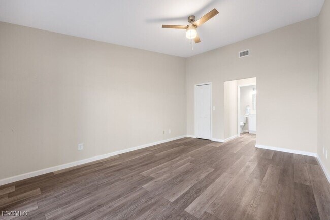 Building Photo - 5113 SW 15th Pl
