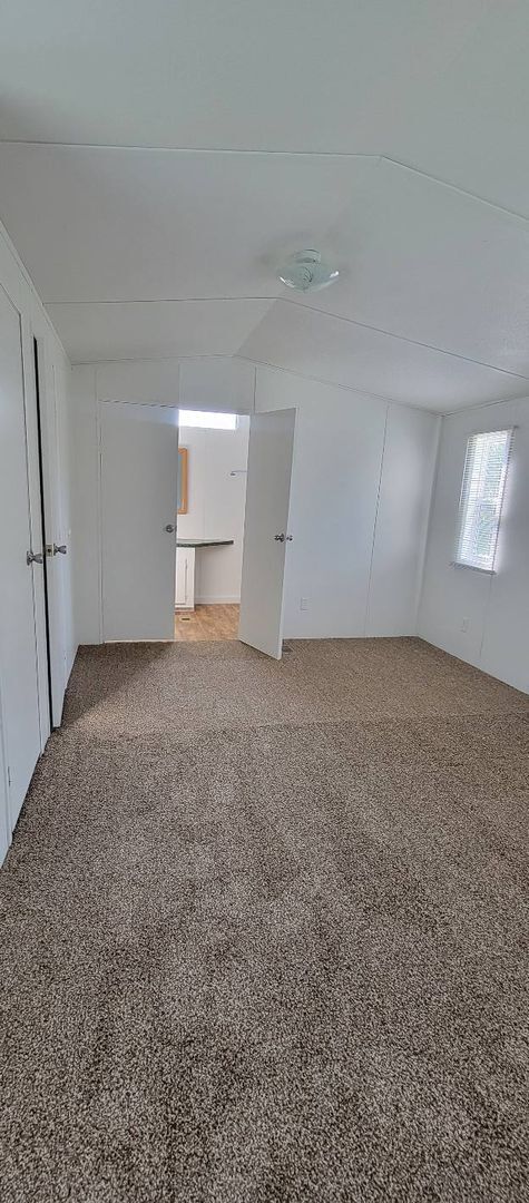 Building Photo - Ready to Move in