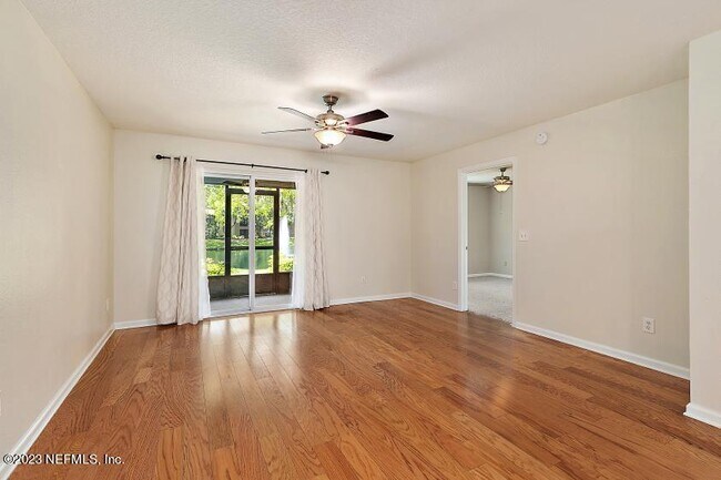 Building Photo - 5 Arbor Club Dr
