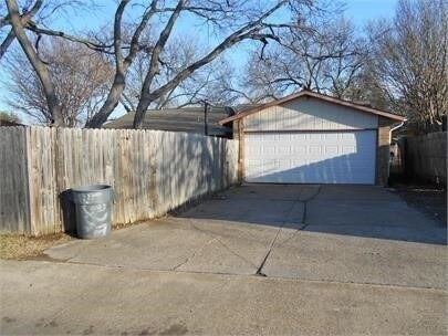 Building Photo - 3315 Kensington Dr