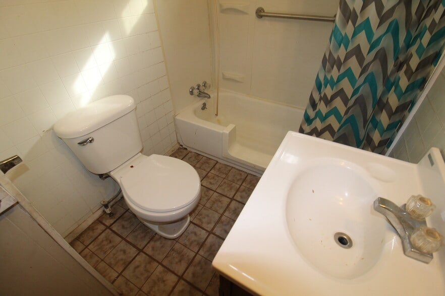 Building Photo - 1003 Beam Station Rd