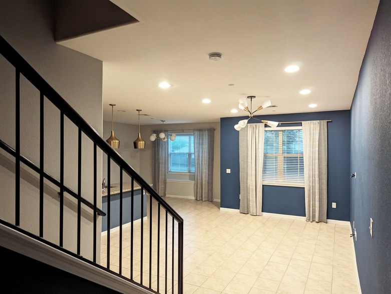 living room - 2880 Donnell Dr