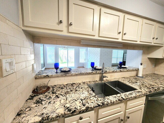 Building Photo - 16011 Glen Mar Dr