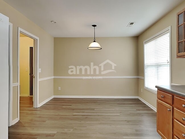 Building Photo - 4030 Creekside Ct