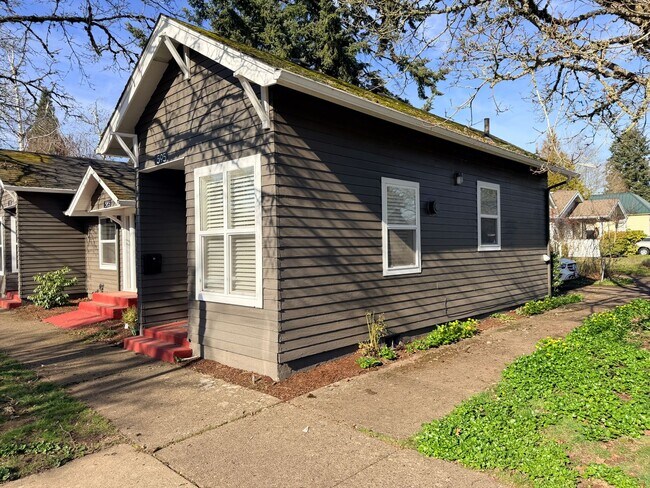 Building Photo - Remodeled One Bedroom Apartment in North Salem