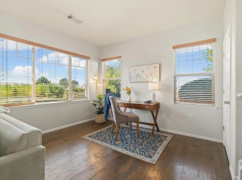 Building Photo - 13151 Grant Cir N