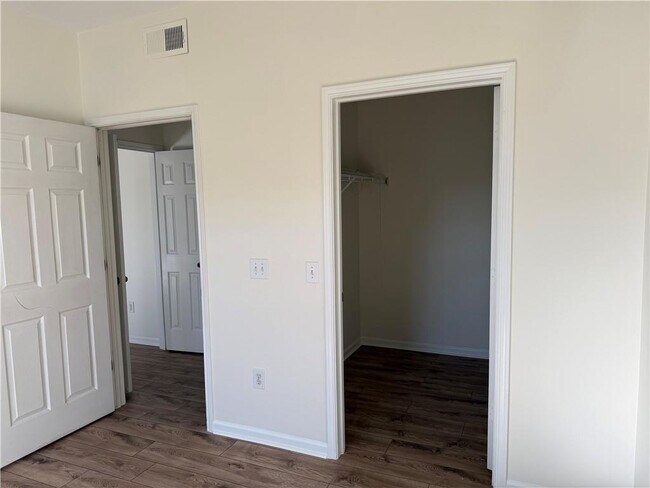 Building Photo - 1704 Frederica Rd