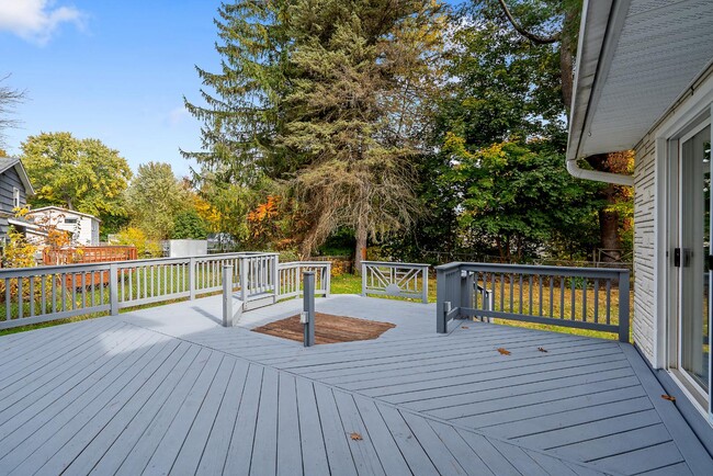 Building Photo - 20 Apricot Ln