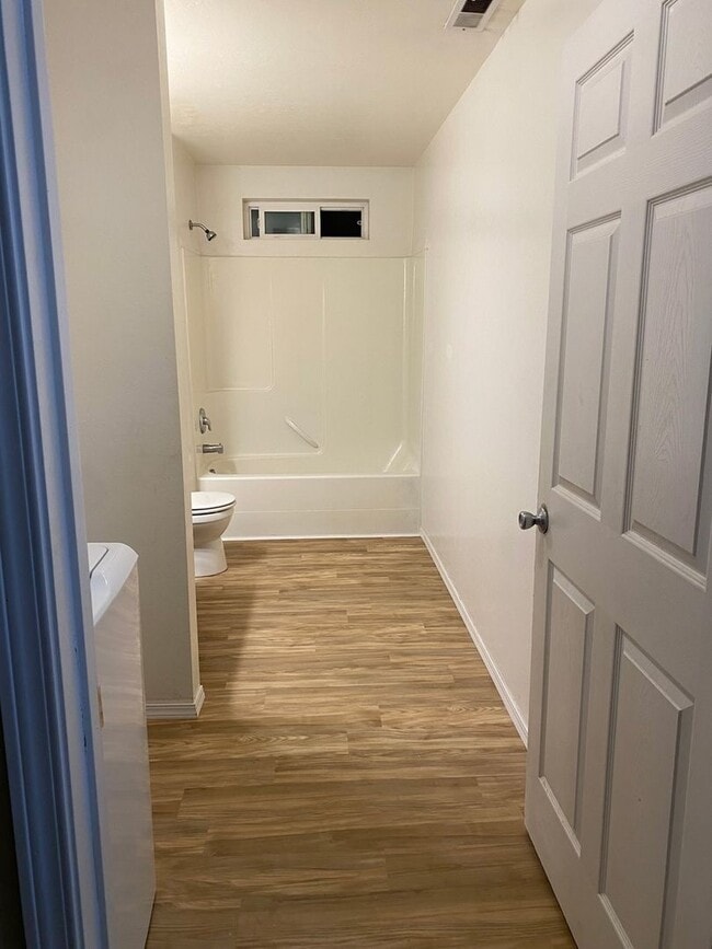 Building Photo - Spacious 3BR Townhome in Spokane