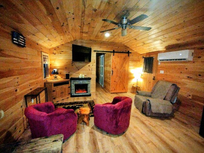 Building Photo - 554 Hovermale Ln