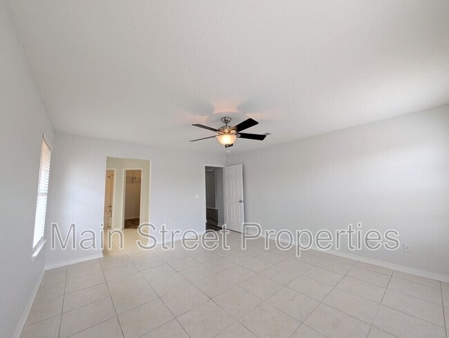 Building Photo - 28 Easton St