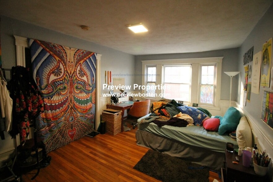 Building Photo - 169 Winchester St