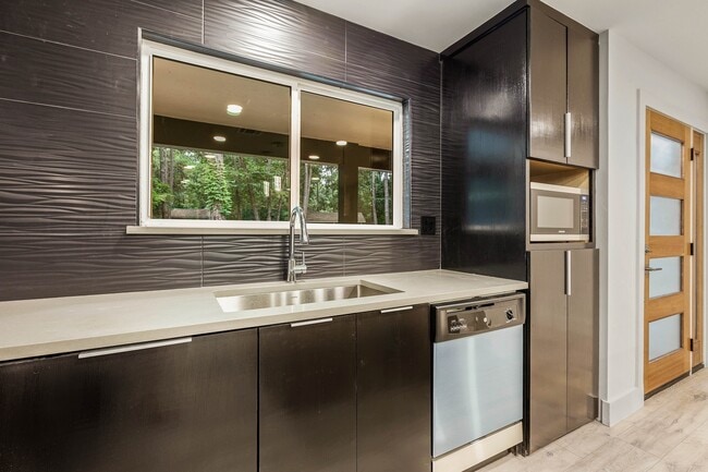 Building Photo - 1310 E Red Cedar Cir