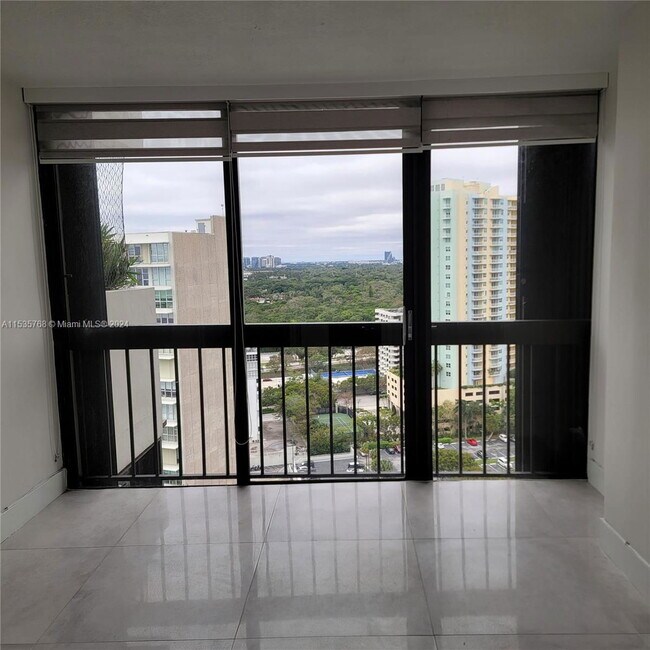 Building Photo - 2333 Brickell Ave